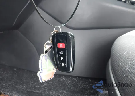 2019 Toyota Rav4 Xle z USA, uszkodzony, nr VIN 2T3P1RFV7KW042747